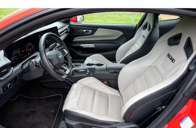 2024_Ford_Mustang_Front_Seats_1